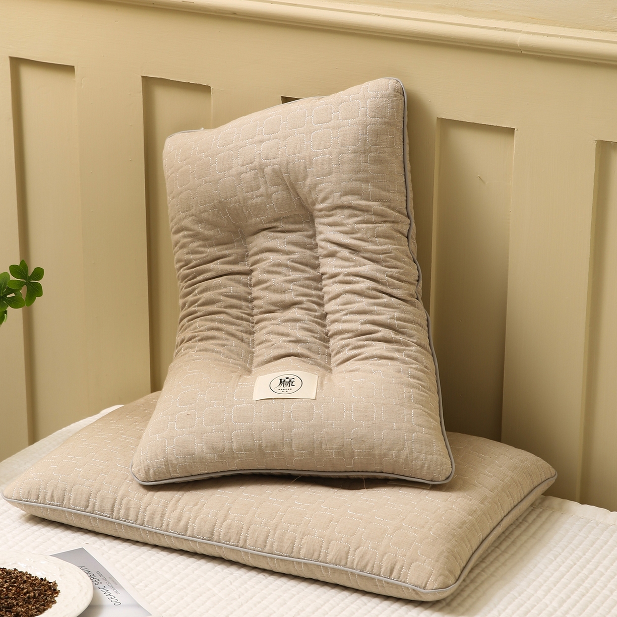 91家纺网 家纺一手货源 找家纺 梦叶草 2026新款夹棉分区护颈荞麦枕 三分区护颈荞麦枕-咖色