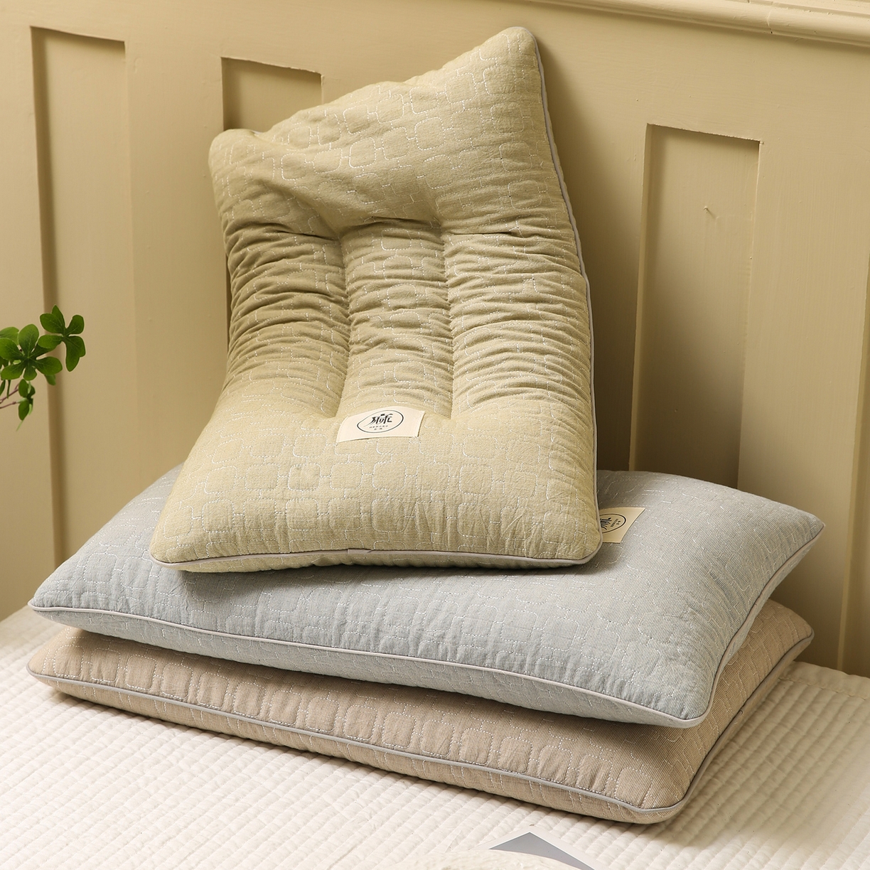 91家纺网 家纺一手货源 找家纺 梦叶草 2026新款夹棉分区护颈荞麦枕 三分区护颈荞麦枕-咖色