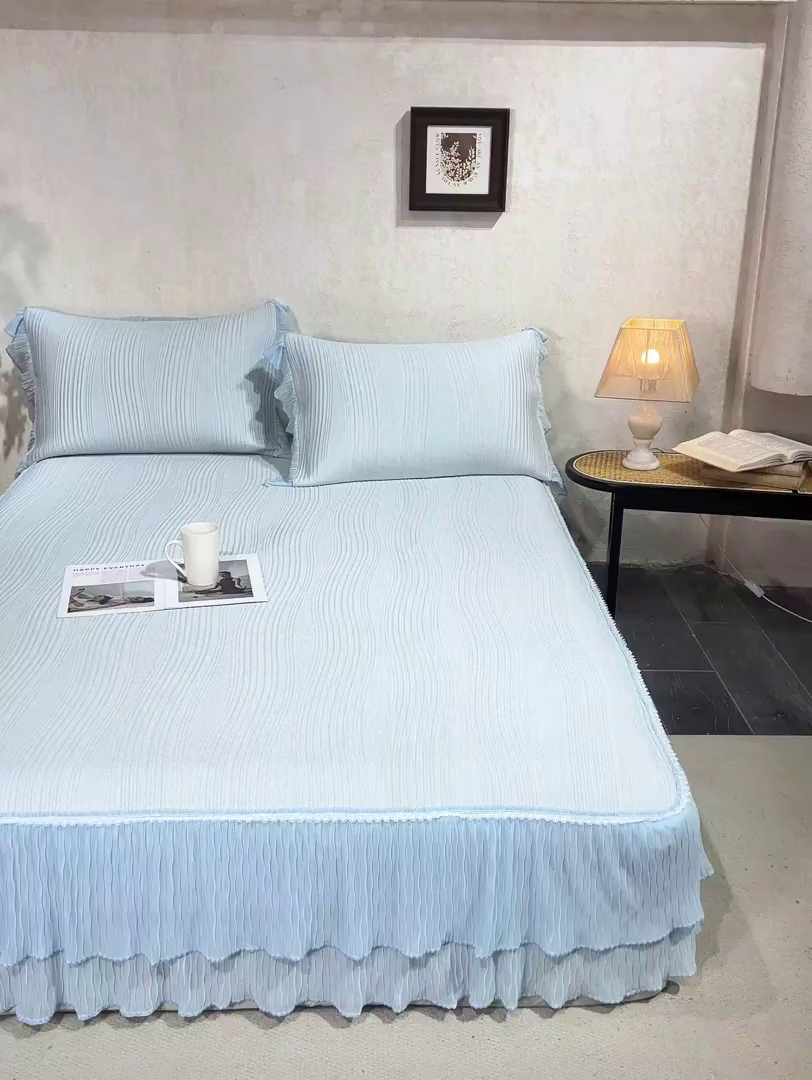 91家纺网 家纺一手货源 找家纺 桂雅居 2026新款高分子冰感蕾丝床裙床笠款凉席三件套 云漫冰蓝