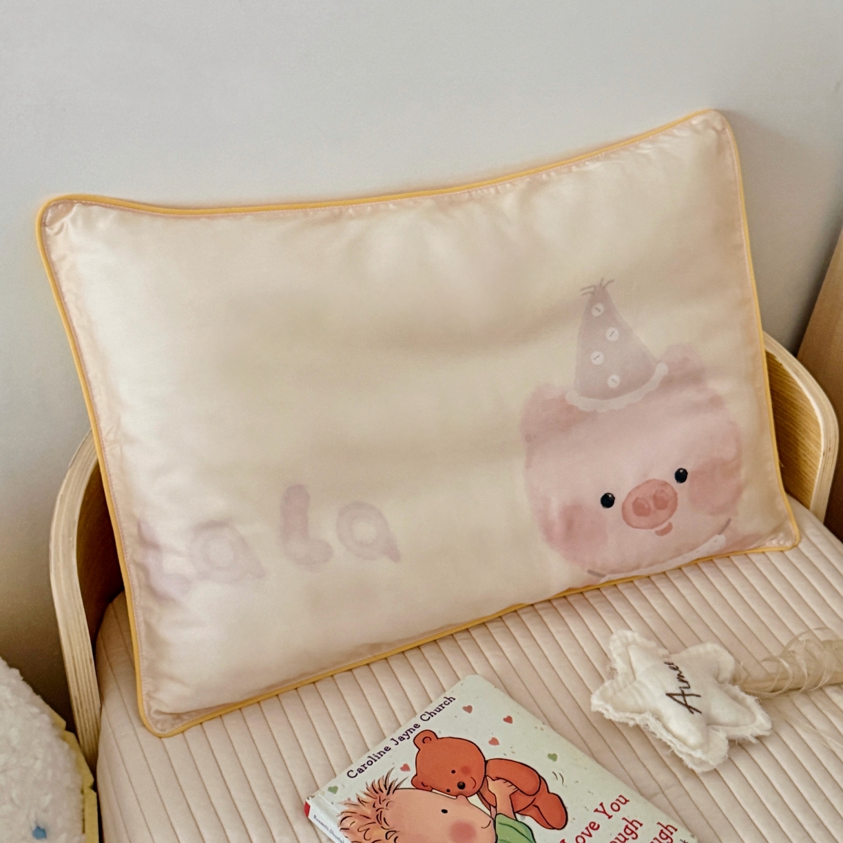 91家纺网 家纺一手货源 找家纺 萌宝家纺 2026新款60S兰精天丝儿童枕套幼儿园枕头枕芯（ins水彩卡通系列） 水彩-小猪