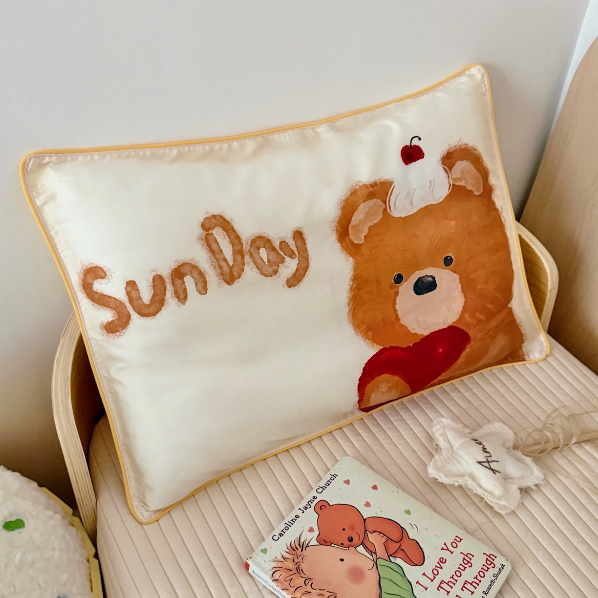 91家纺网 家纺一手货源 找家纺 萌宝家纺 2026新款60S兰精天丝儿童枕套幼儿园枕头枕芯（ins水彩卡通系列） 水彩-小熊