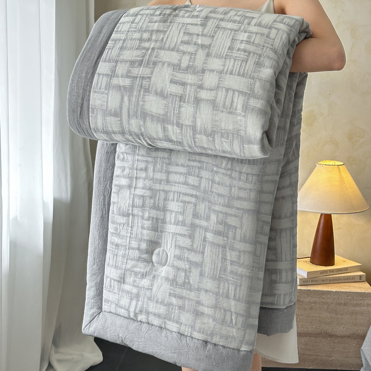 91家纺网 家纺一手货源 找家纺 如一 2026新款A类色织提花全棉双层纱水洗棉夏被夏凉被空调被四件套 浮光灰