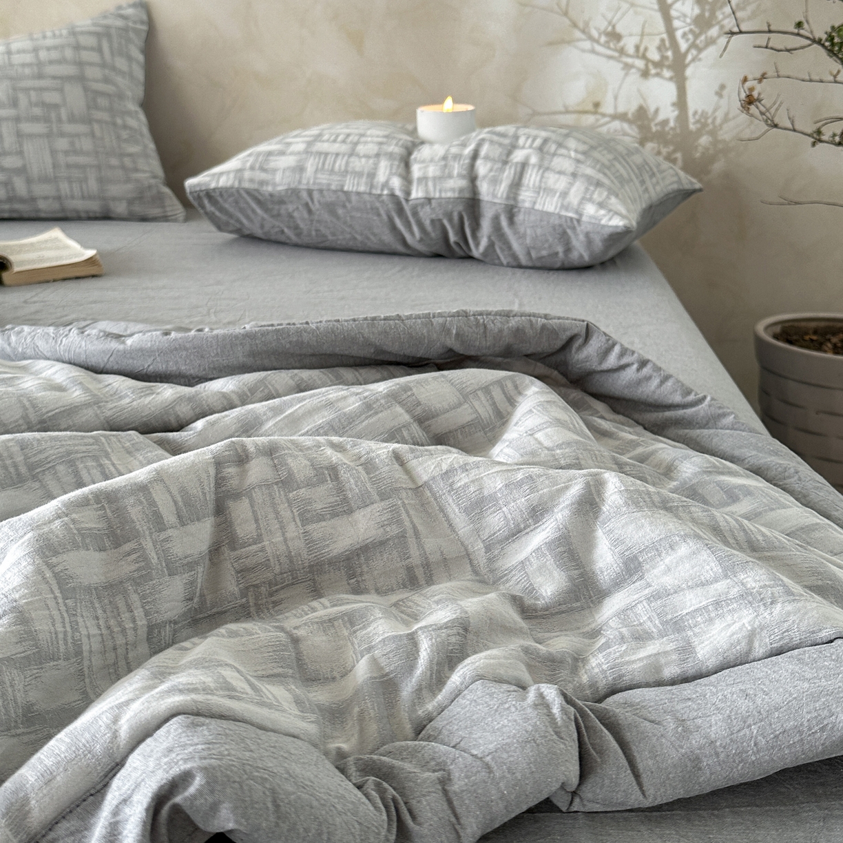 91家纺网 家纺一手货源 找家纺 如一 2026新款A类色织提花全棉双层纱水洗棉夏被夏凉被空调被四件套 浮光灰