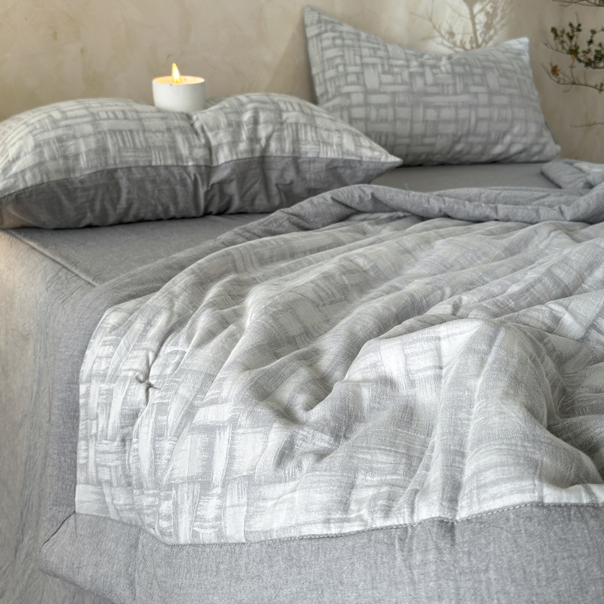 91家纺网 家纺一手货源 找家纺 如一 2026新款A类色织提花全棉双层纱水洗棉夏被夏凉被空调被四件套 浮光灰