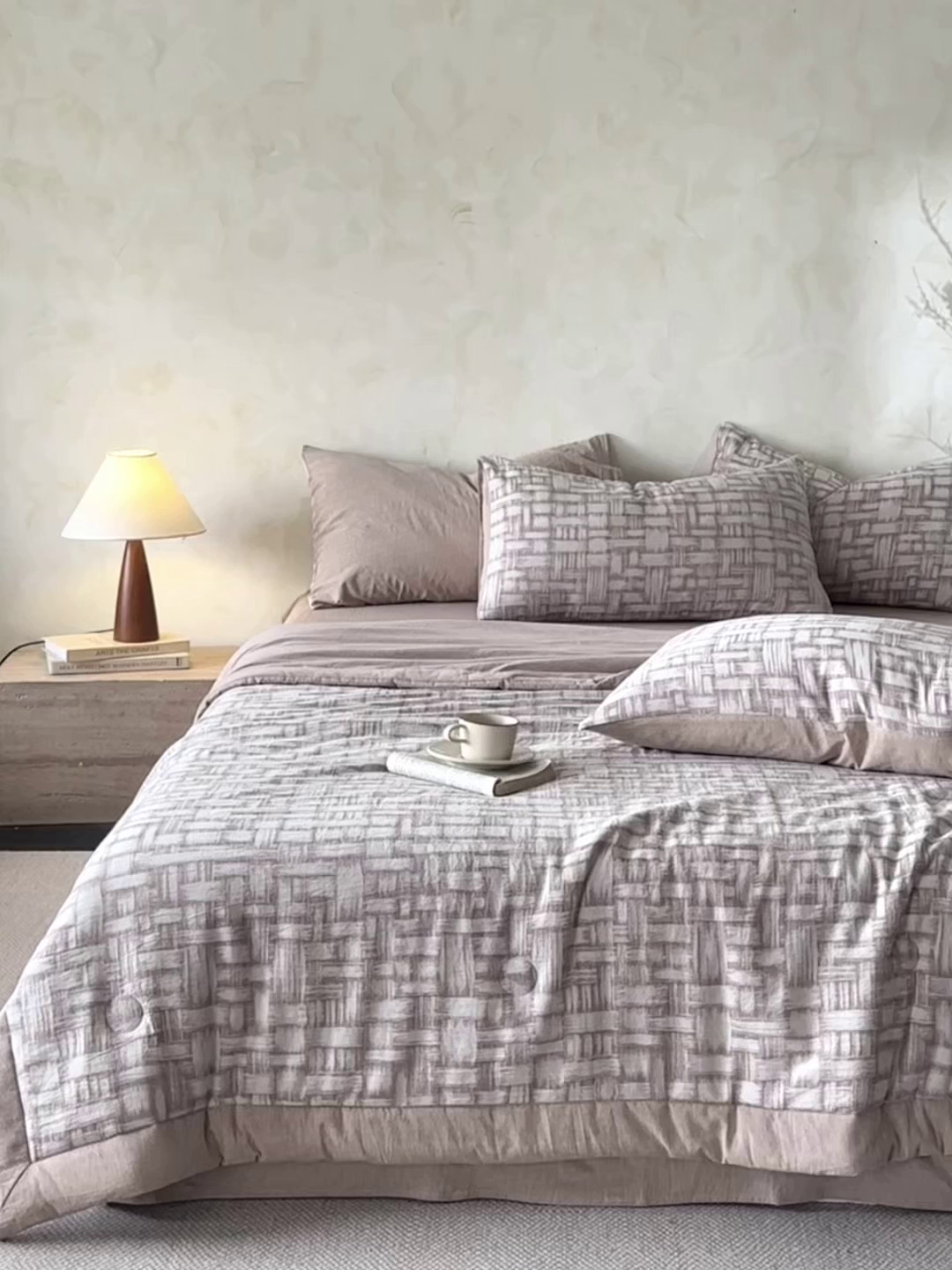 91家纺网 家纺一手货源 找家纺 如一 2026新款A类色织提花全棉双层纱水洗棉夏被夏凉被空调被四件套 浮光咖