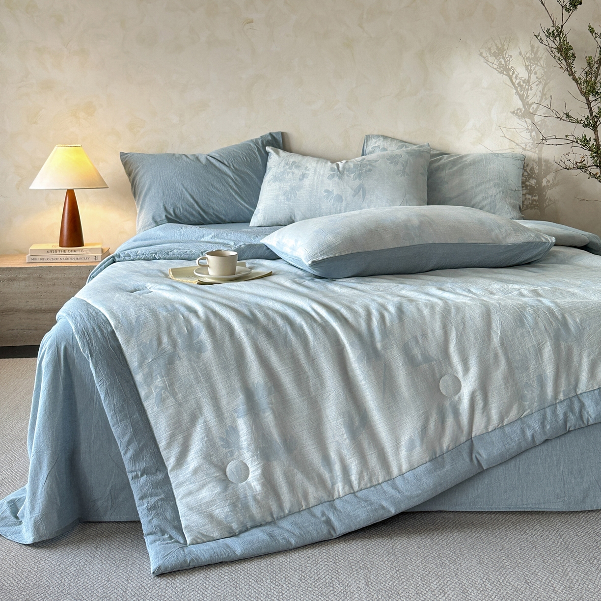 91家纺网 家纺一手货源 找家纺 如一 2026新款A类色织提花全棉双层纱水洗棉夏被夏凉被空调被四件套 兰序蓝