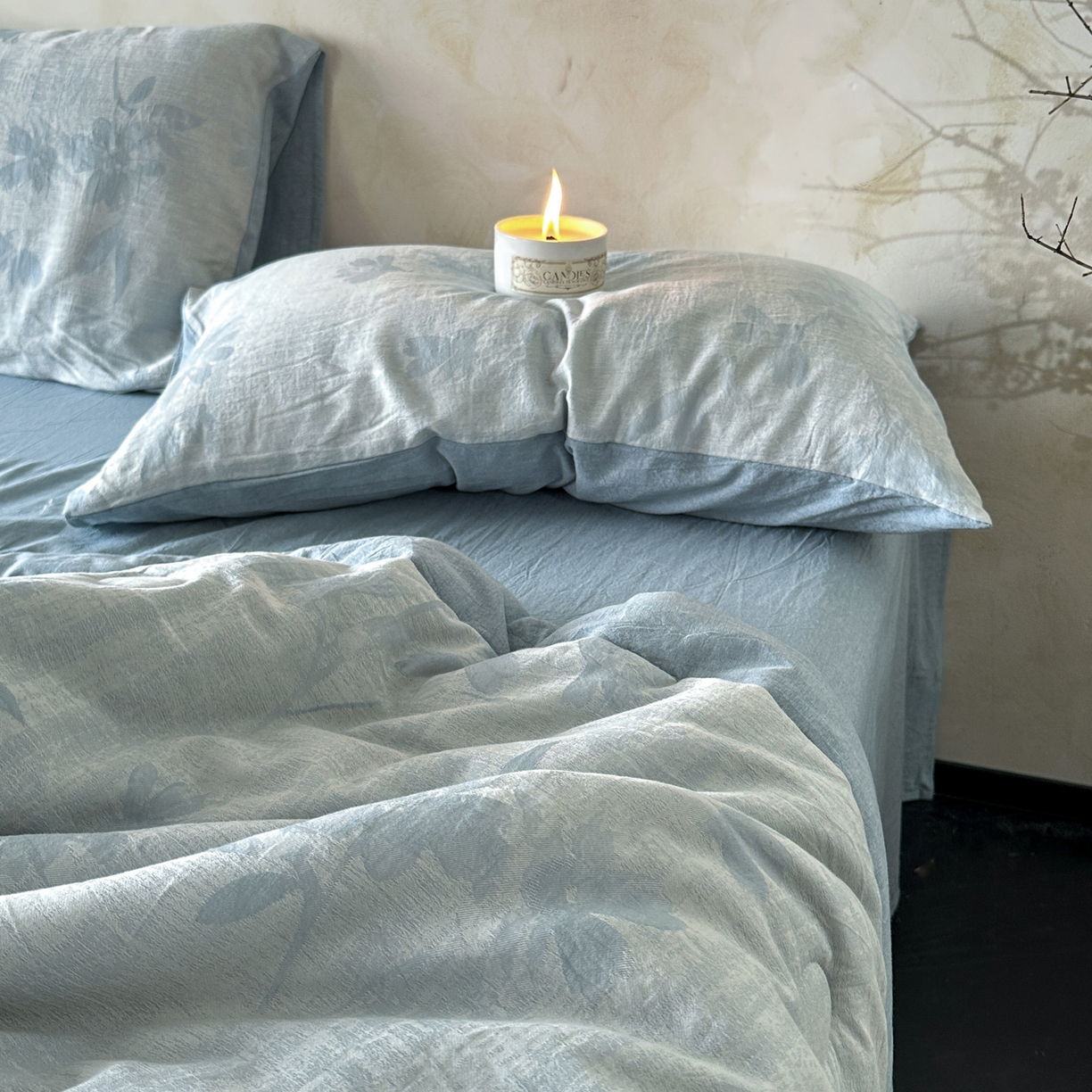 91家纺网 家纺一手货源 找家纺 如一 2026新款A类色织提花全棉双层纱水洗棉夏被夏凉被空调被四件套 兰序蓝