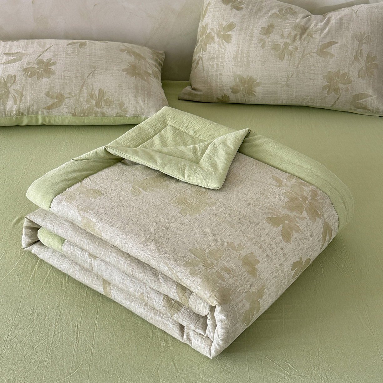 91家纺网 家纺一手货源 找家纺 如一 2026新款A类色织提花全棉双层纱水洗棉夏被夏凉被空调被四件套 兰序绿