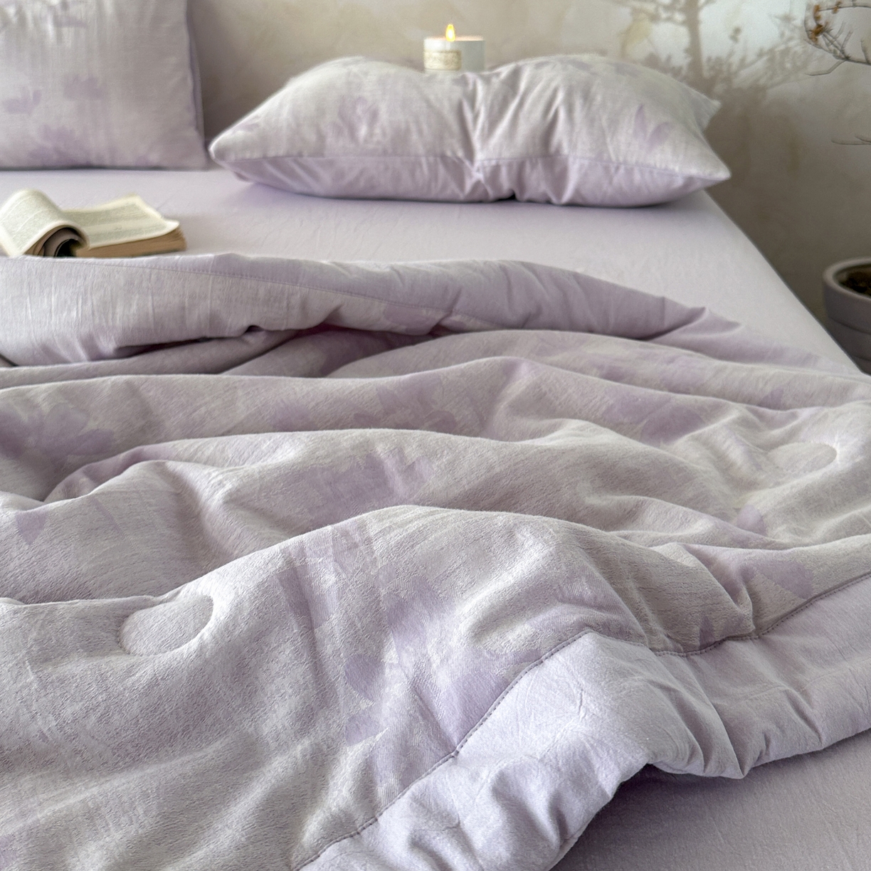 91家纺网 家纺一手货源 找家纺 如一 2026新款A类色织提花全棉双层纱水洗棉夏被夏凉被空调被四件套 兰序紫