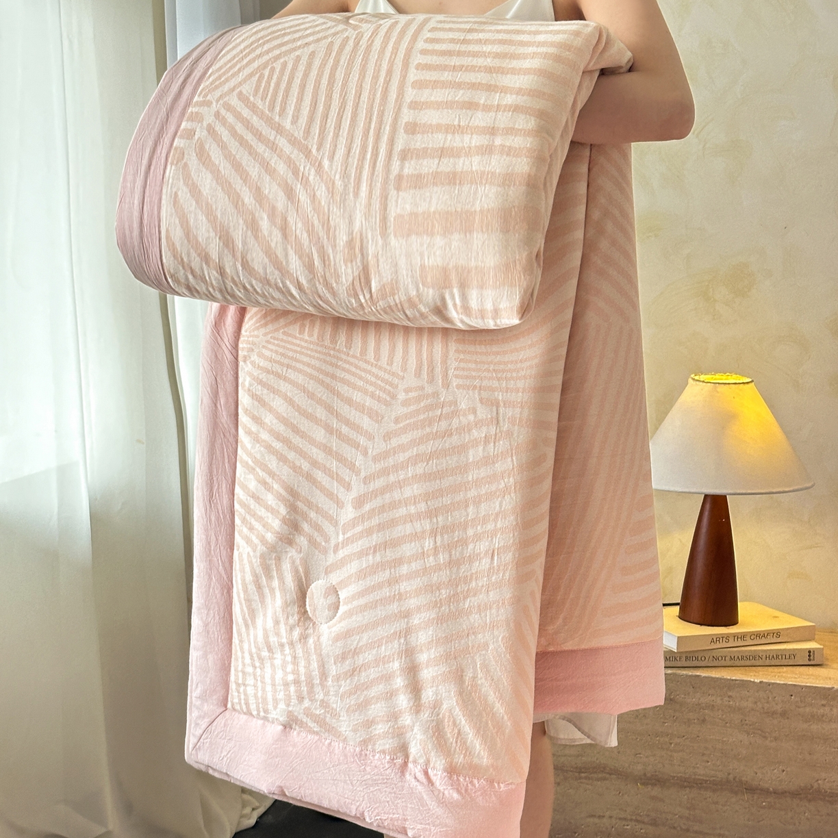 91家纺网 家纺一手货源 找家纺 如一 2026新款A类色织提花全棉双层纱水洗棉夏被夏凉被空调被四件套 序章粉