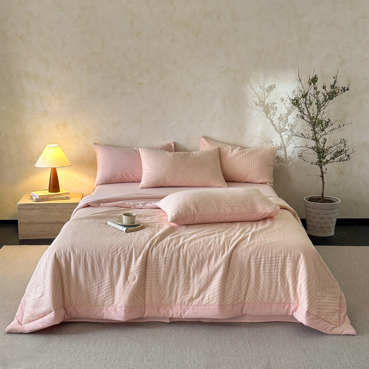 91家纺网 家纺一手货源 找家纺 如一 2026新款A类色织提花全棉双层纱水洗棉夏被夏凉被空调被四件套 序章粉