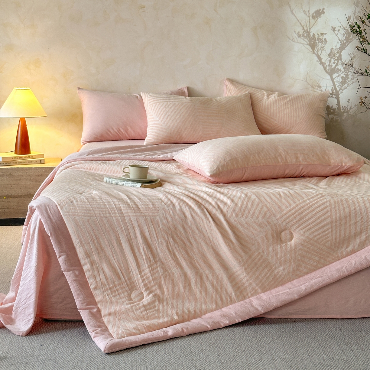 91家纺网 家纺一手货源 找家纺 如一 2026新款A类色织提花全棉双层纱水洗棉夏被夏凉被空调被四件套 序章粉