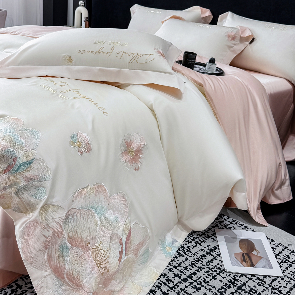 91家纺网 家纺一手货源 找家纺 欣宜家纺 2026春夏新款A类50支贡缎长绒棉纯棉刺绣轻奢绣花四件套-花枝里 花枝里 白拼粉