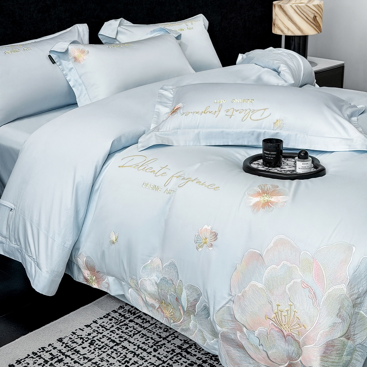 91家纺网 家纺一手货源 找家纺 欣宜家纺 2026春夏新款A类50支贡缎长绒棉纯棉刺绣轻奢绣花四件套-花枝里 花枝里 天空蓝