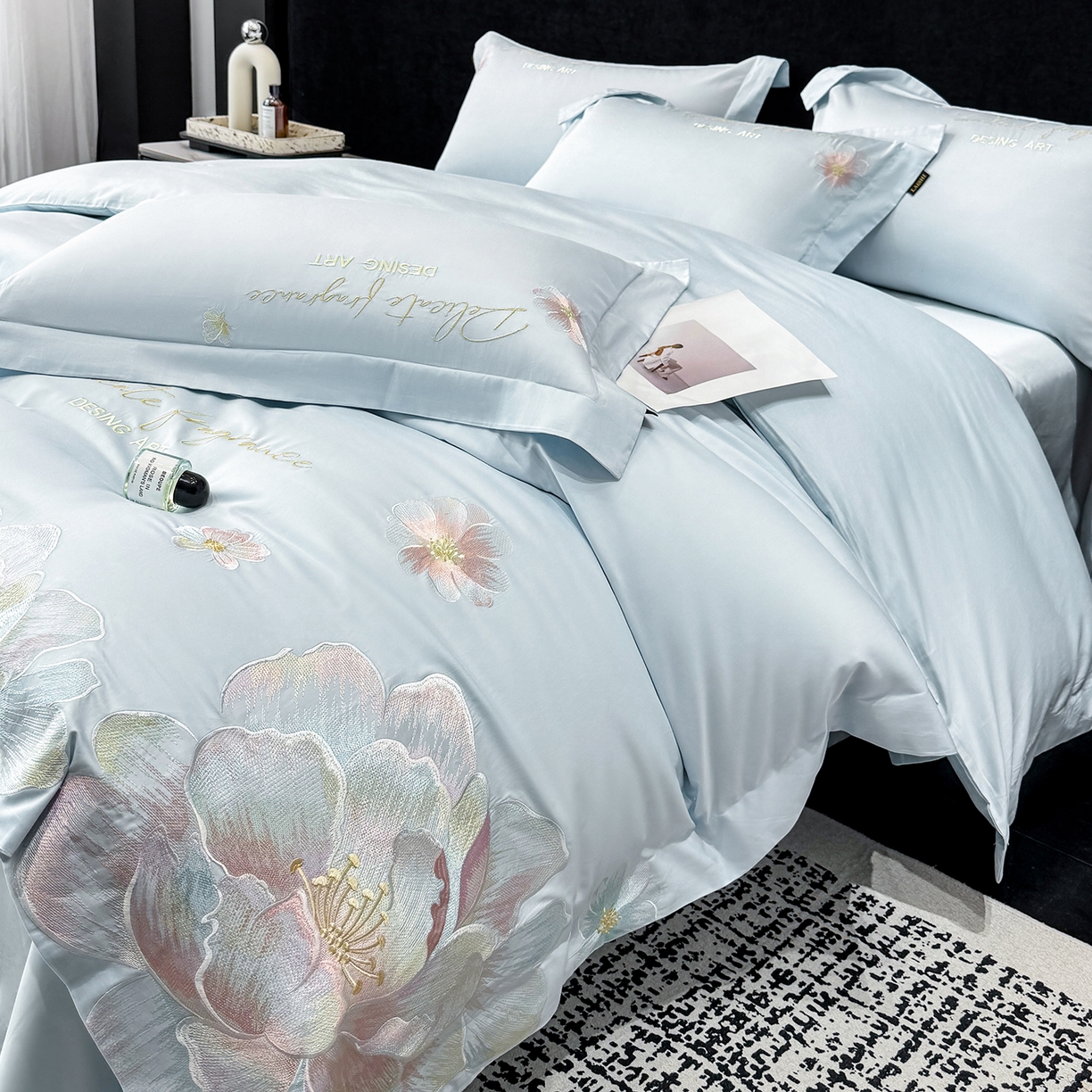 91家纺网 家纺一手货源 找家纺 欣宜家纺 2026春夏新款A类50支贡缎长绒棉纯棉刺绣轻奢绣花四件套-花枝里 花枝里 天空蓝