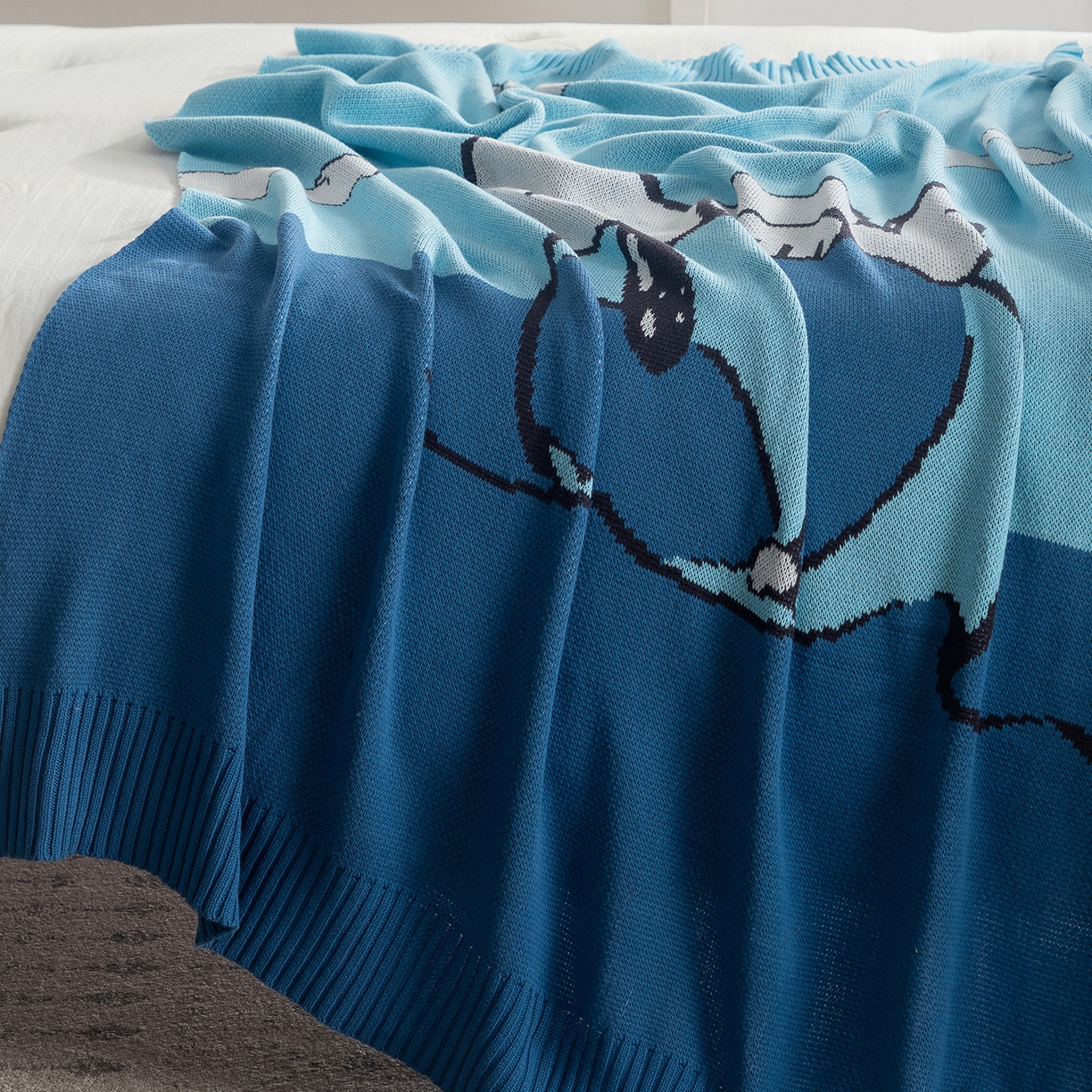 91家纺网 家纺一手货源 找家纺 栩裕纺织 2026新款史努比SNOOPY正版授权独家全棉针织毯多功能针织盖毯 史努比-晴空遐想