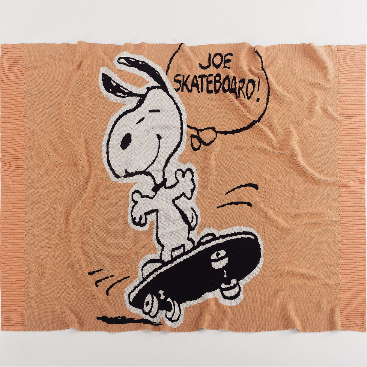 91家纺网 家纺一手货源 找家纺 栩裕纺织 2026新款史努比SNOOPY正版授权独家全棉针织毯多功能针织盖毯 史努比-滑板高手