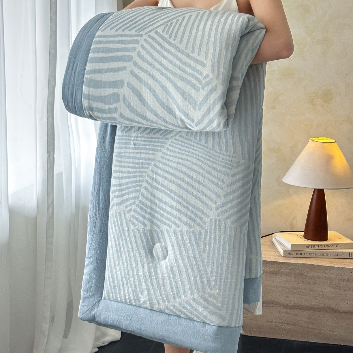 91家纺网 家纺一手货源 找家纺 如一 2026新款A类色织提花全棉双层纱水洗棉夏被夏凉被空调被四件套 序章蓝