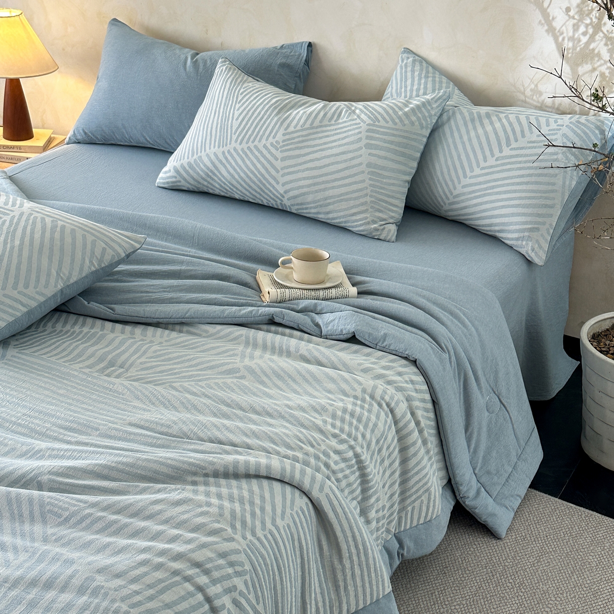 91家纺网 家纺一手货源 找家纺 如一 2026新款A类色织提花全棉双层纱水洗棉夏被夏凉被空调被四件套 序章蓝