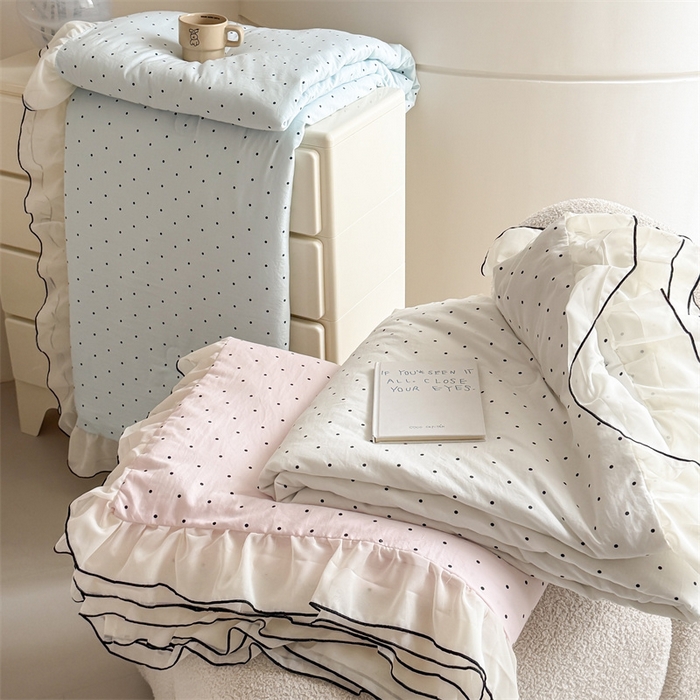 91家纺网 家纺一手货源 找家纺 吾欢心 2026夏季新款甜梦系列PE凉感提花凉席430克高克重蕾丝床裙款冰丝软席三件套 组合图仅供参考不可下单