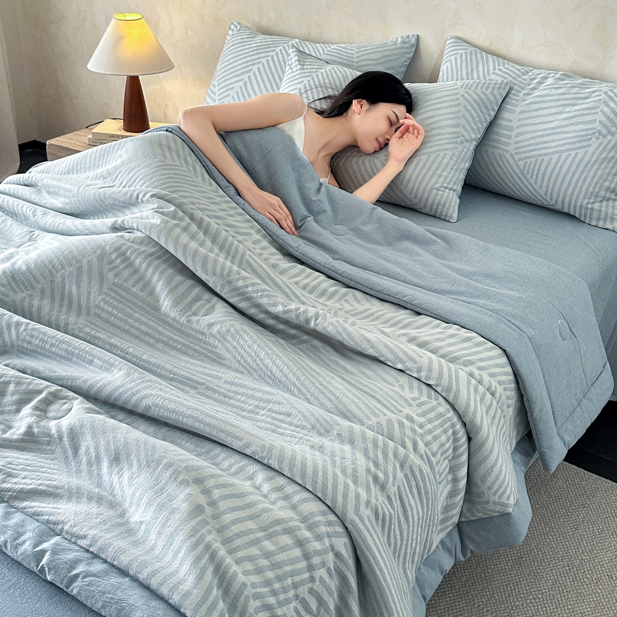 91家纺网 家纺一手货源 找家纺 如一 2026新款A类色织提花全棉双层纱水洗棉夏被夏凉被空调被四件套 序章蓝