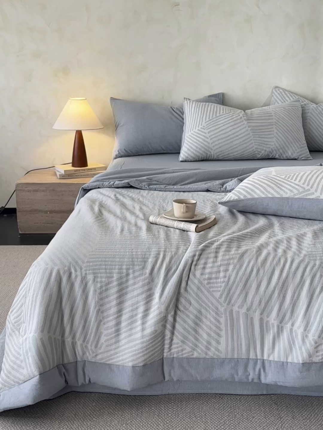 91家纺网 家纺一手货源 找家纺 如一 2026新款A类色织提花全棉双层纱水洗棉夏被夏凉被空调被四件套 序章蓝