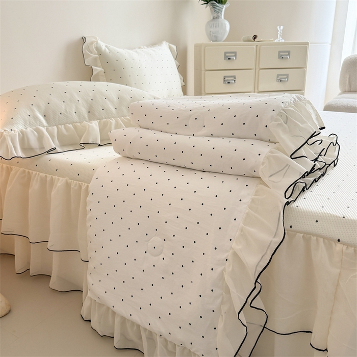 91家纺网 家纺一手货源 找家纺 吾欢心 2026夏季新款甜梦系列PE凉感提花凉席430克高克重蕾丝床裙款冰丝软席三件套 甜梦白