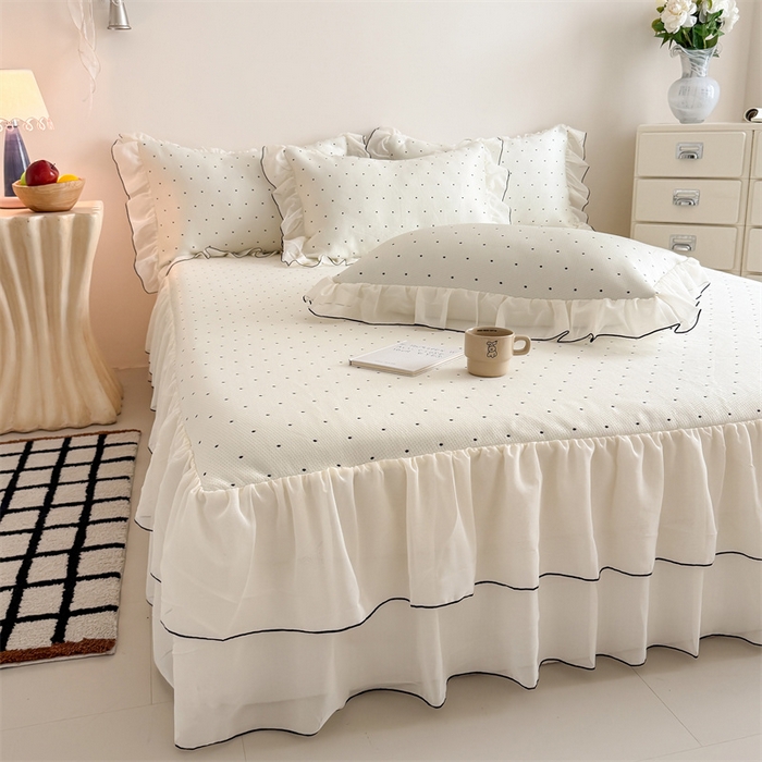 91家纺网 家纺一手货源 找家纺 吾欢心 2026夏季新款甜梦系列PE凉感提花凉席430克高克重蕾丝床裙款冰丝软席三件套 甜梦白