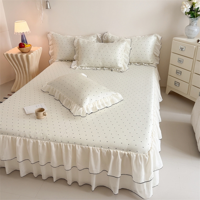 91家纺网 家纺一手货源 找家纺 吾欢心 2026夏季新款甜梦系列PE凉感提花凉席430克高克重蕾丝床裙款冰丝软席三件套 甜梦白