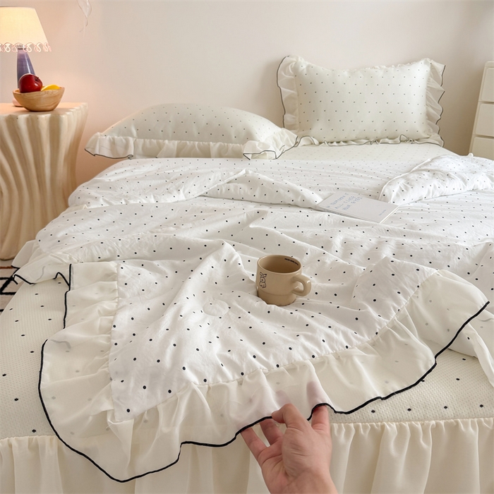 91家纺网 家纺一手货源 找家纺 吾欢心 2026夏季新款甜梦系列PE凉感提花凉席430克高克重蕾丝床裙款冰丝软席三件套 甜梦白