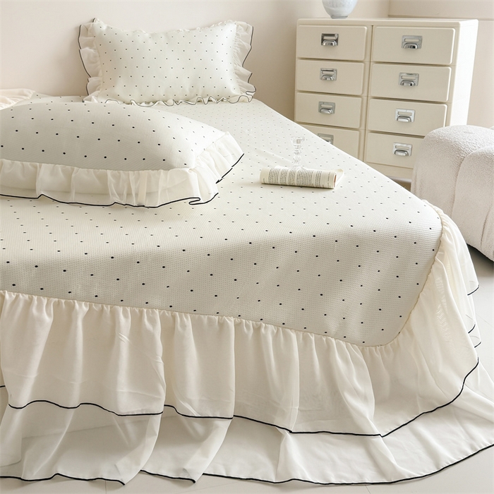 91家纺网 家纺一手货源 找家纺 吾欢心 2026夏季新款甜梦系列PE凉感提花凉席430克高克重蕾丝床裙款冰丝软席三件套 甜梦白