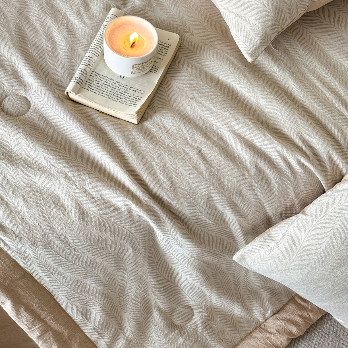 91家纺网 家纺一手货源 找家纺 如一 2026新款A类色织提花全棉双层纱水洗棉夏被夏凉被空调被四件套 叶笙咖