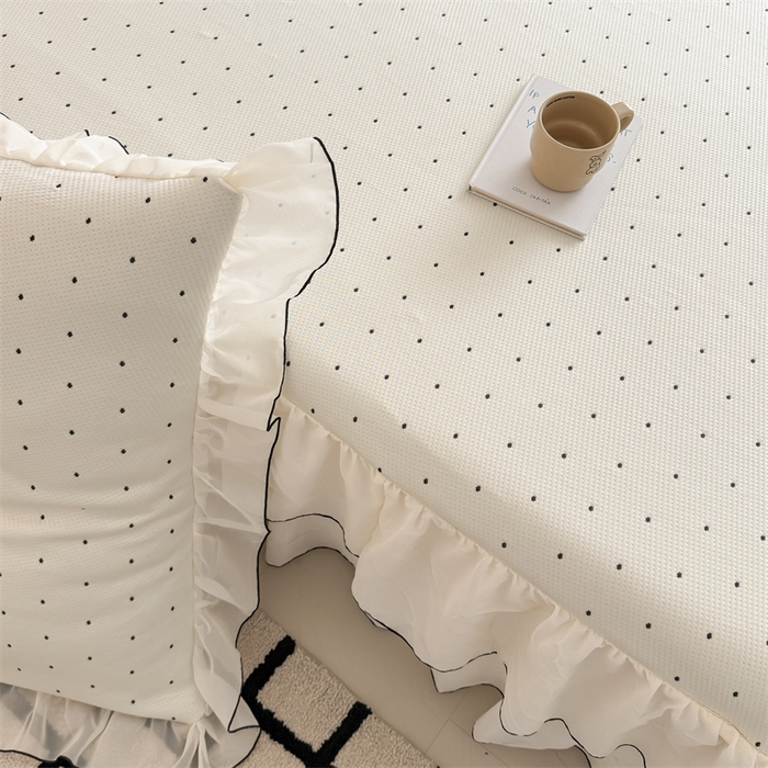 91家纺网 家纺一手货源 找家纺 吾欢心 2026夏季新款甜梦系列PE凉感提花凉席430克高克重蕾丝床裙款冰丝软席三件套 甜梦白