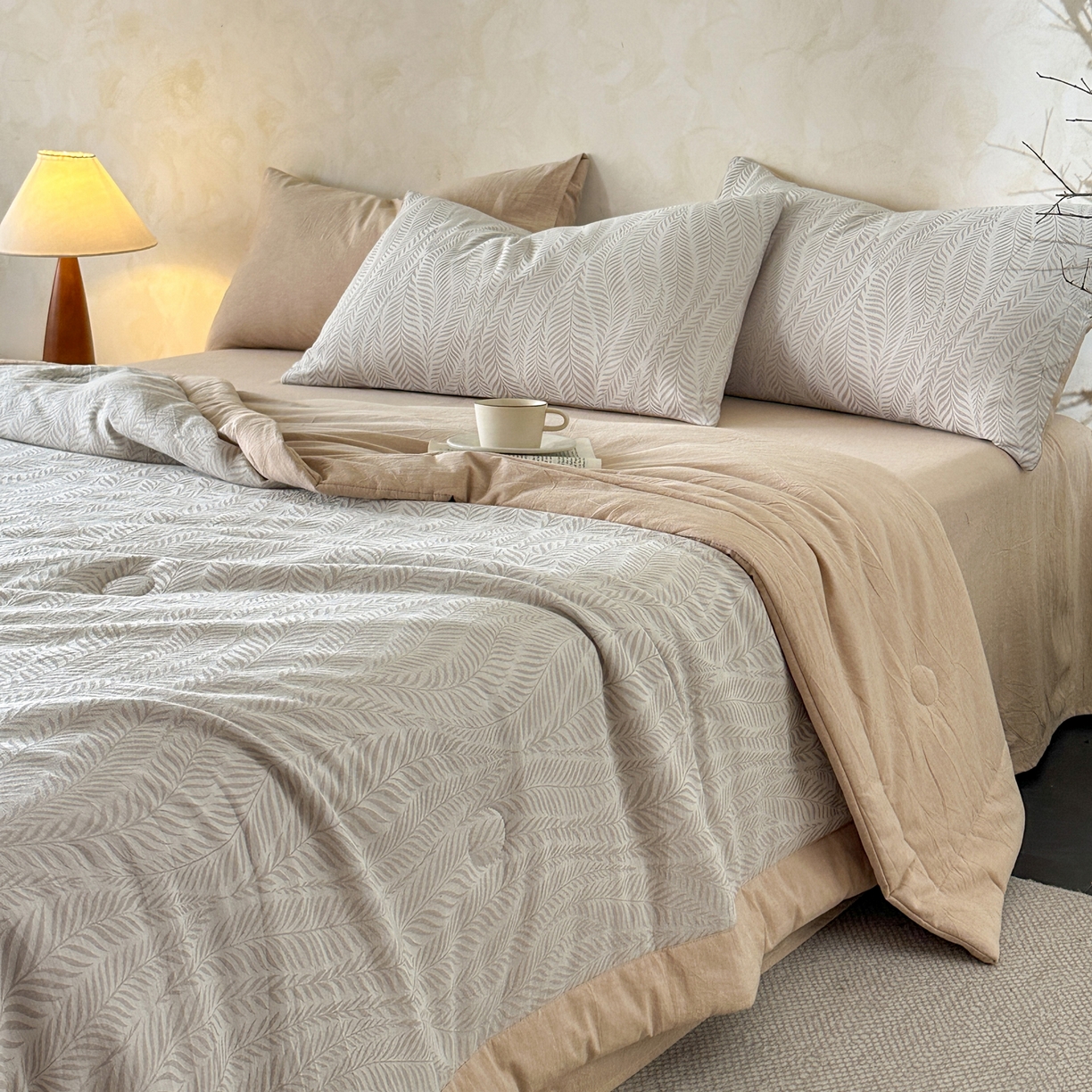 91家纺网 家纺一手货源 找家纺 如一 2026新款A类色织提花全棉双层纱水洗棉夏被夏凉被空调被四件套 叶笙咖