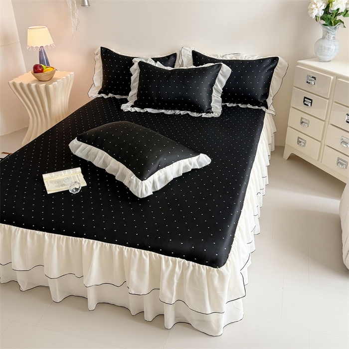 91家纺网 家纺一手货源 找家纺 吾欢心 2026夏季新款甜梦系列PE凉感提花凉席430克高克重蕾丝床裙款冰丝软席三件套 甜梦黑