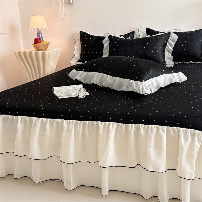 91家纺网 家纺一手货源 找家纺 吾欢心 2026夏季新款甜梦系列PE凉感提花凉席430克高克重蕾丝床裙款冰丝软席三件套 甜梦黑