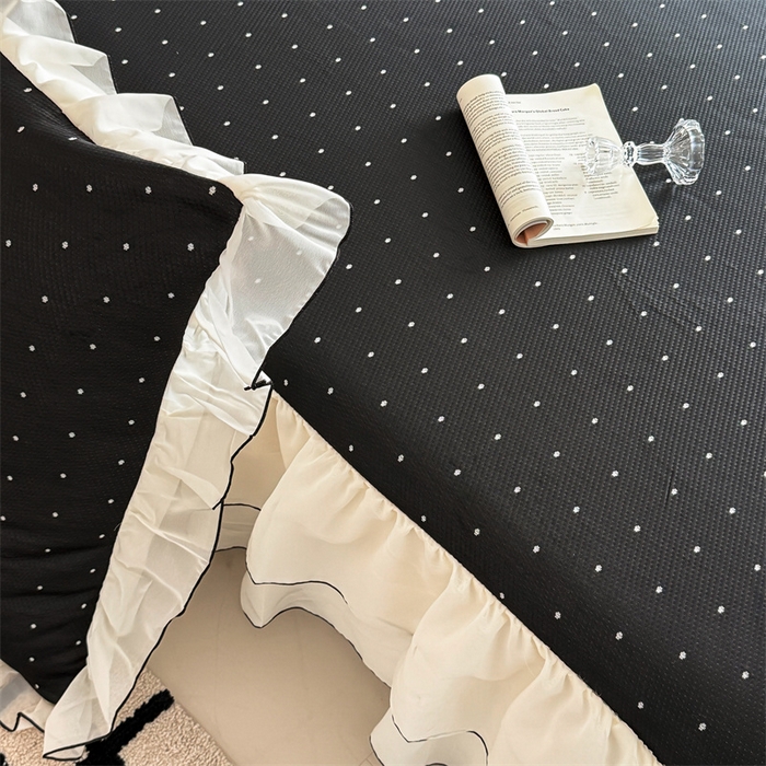 91家纺网 家纺一手货源 找家纺 吾欢心 2026夏季新款甜梦系列PE凉感提花凉席430克高克重蕾丝床裙款冰丝软席三件套 甜梦黑