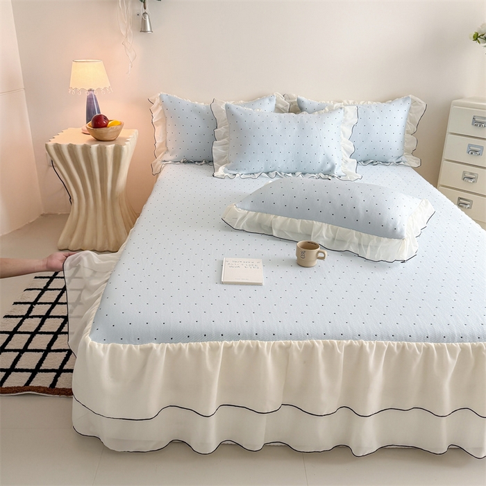 91家纺网 家纺一手货源 找家纺 吾欢心 2026夏季新款甜梦系列PE凉感提花凉席430克高克重蕾丝床裙款冰丝软席三件套 甜梦蓝