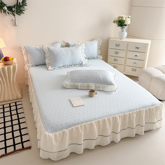 91家纺网 家纺一手货源 找家纺 吾欢心 2026夏季新款甜梦系列PE凉感提花凉席430克高克重蕾丝床裙款冰丝软席三件套 甜梦蓝