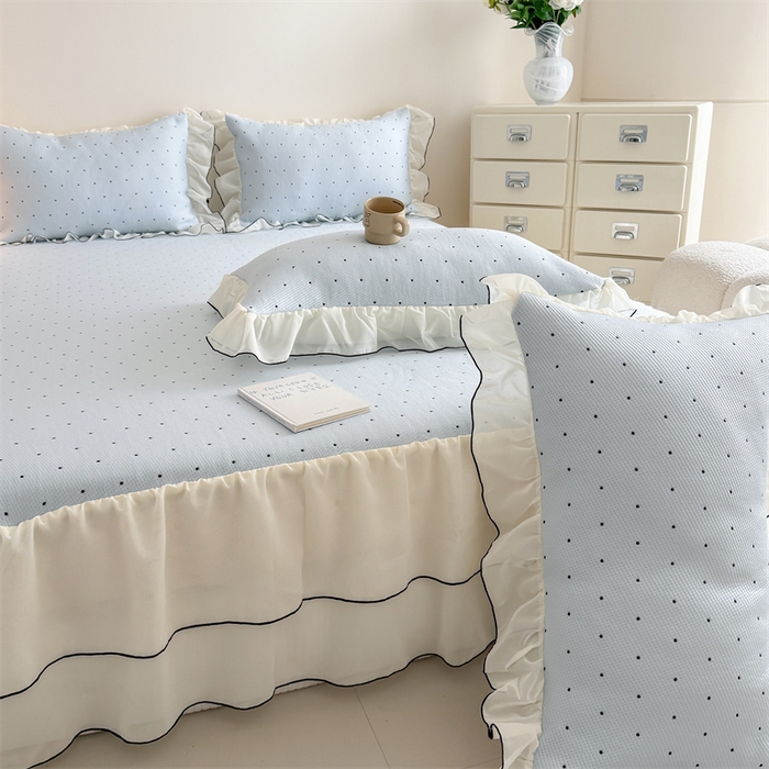 91家纺网 家纺一手货源 找家纺 吾欢心 2026夏季新款甜梦系列PE凉感提花凉席430克高克重蕾丝床裙款冰丝软席三件套 甜梦蓝