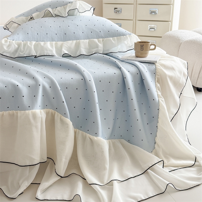 91家纺网 家纺一手货源 找家纺 吾欢心 2026夏季新款甜梦系列PE凉感提花凉席430克高克重蕾丝床裙款冰丝软席三件套 甜梦蓝