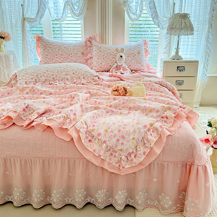 91家纺网 家纺一手货源 找家纺 苏米娜家纺 2026新款韩版双层花边木棉皱皱纱夏被床盖款四件套-小清新系列 清新花语