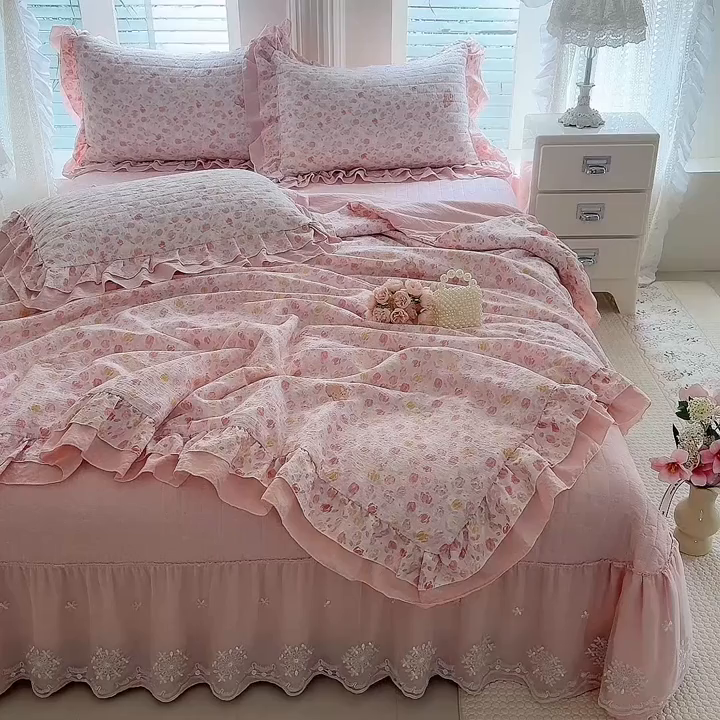 91家纺网 家纺一手货源 找家纺 苏米娜家纺 2026新款韩版双层花边木棉皱皱纱夏被床盖款四件套-小清新系列 清新花语