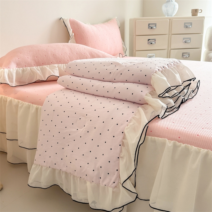 91家纺网 家纺一手货源 找家纺 吾欢心 2026夏季新款甜梦系列PE凉感提花凉席430克高克重蕾丝床裙款冰丝软席三件套 甜梦蜜糖粉