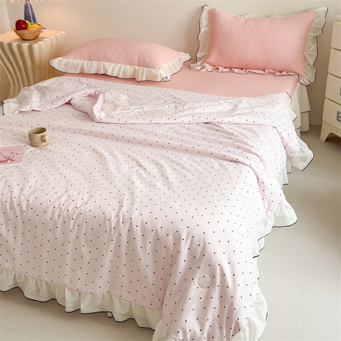 91家纺网 家纺一手货源 找家纺 吾欢心 2026夏季新款甜梦系列PE凉感提花凉席430克高克重蕾丝床裙款冰丝软席三件套 甜梦蜜糖粉