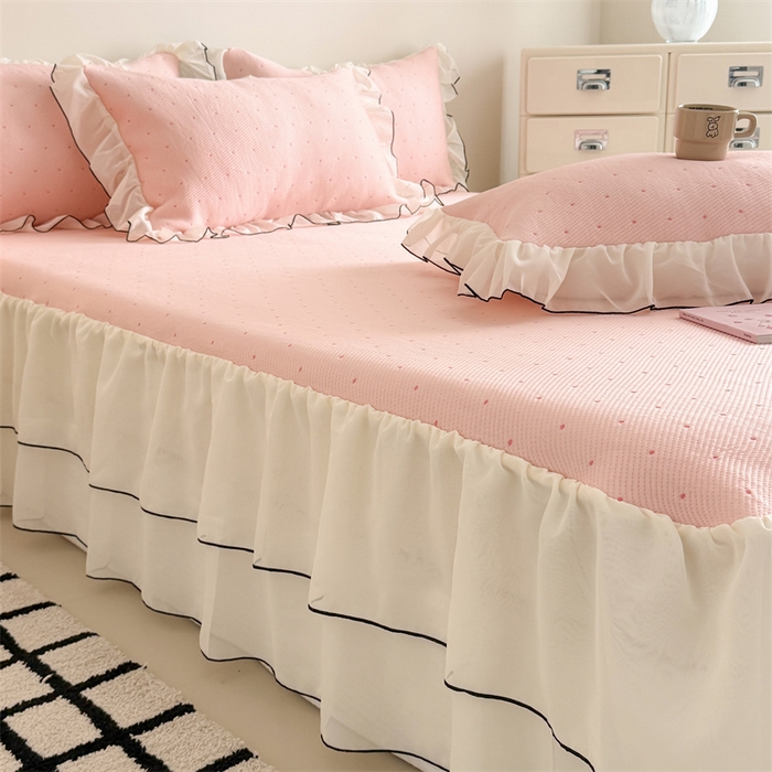 91家纺网 家纺一手货源 找家纺 吾欢心 2026夏季新款甜梦系列PE凉感提花凉席430克高克重蕾丝床裙款冰丝软席三件套 甜梦蜜糖粉