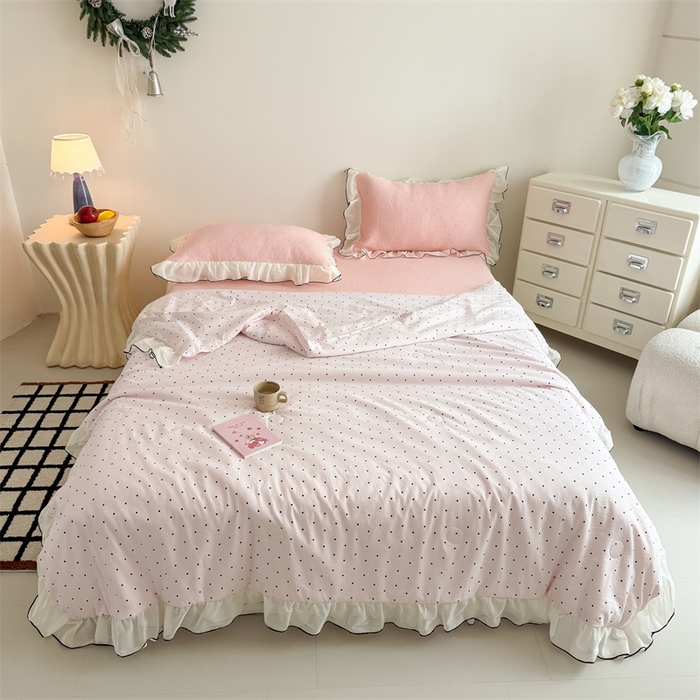 91家纺网 家纺一手货源 找家纺 吾欢心 2026夏季新款甜梦系列PE凉感提花凉席430克高克重蕾丝床裙款冰丝软席三件套 甜梦蜜糖粉