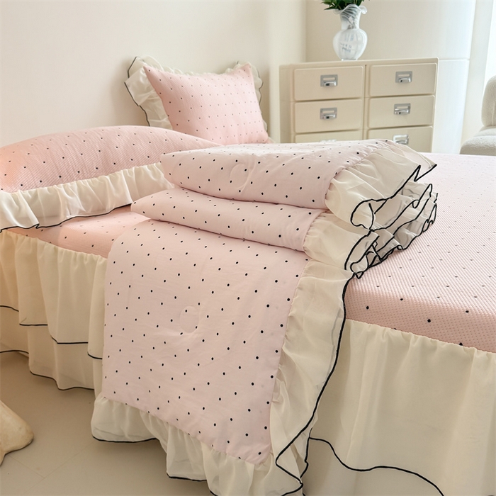 91家纺网 家纺一手货源 找家纺 吾欢心 2026夏季新款甜梦系列PE凉感提花凉席430克高克重蕾丝床裙款冰丝软席三件套 甜梦奶芙粉