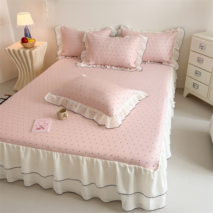 91家纺网 家纺一手货源 找家纺 吾欢心 2026夏季新款甜梦系列PE凉感提花凉席430克高克重蕾丝床裙款冰丝软席三件套 甜梦奶芙粉