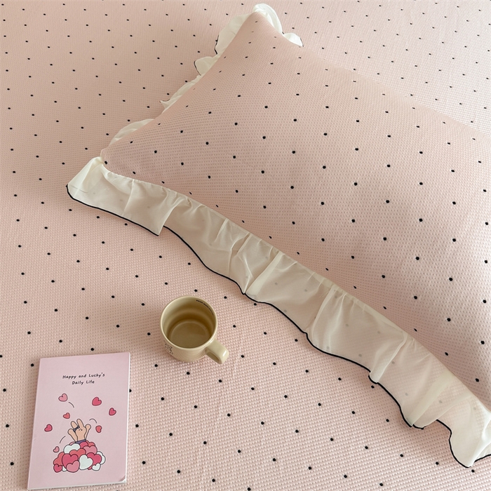 91家纺网 家纺一手货源 找家纺 吾欢心 2026夏季新款甜梦系列PE凉感提花凉席430克高克重蕾丝床裙款冰丝软席三件套 甜梦奶芙粉